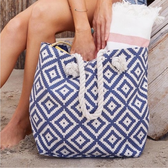 NWT Summer & Rose Beach Tote Navy & Cream Diamond - Picture 1 of 16